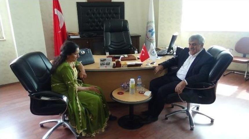 Bdp'li Eş Başkanlar Mazbatalarını Aldı