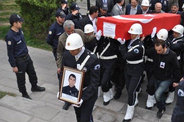 Kayseri de Şehit Polis Memuru Toprağa Verildi 2