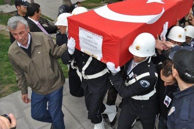 Kayseri de Şehit Polis Memuru Toprağa Verildi 3