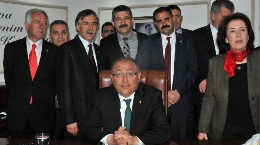 Yalova Belediyesi'nde Kurbanlar Eşliğinde Devir Teslim