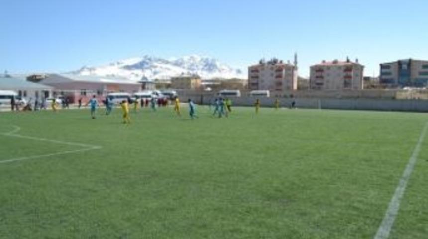 Yıldızlar Futbol B&ouml;lge M&uuml;sabakaları Van'da Yapıldı