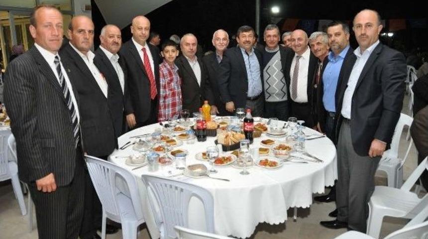 Ak Parti Darıca'da Se&ccedil;imi Kutladı