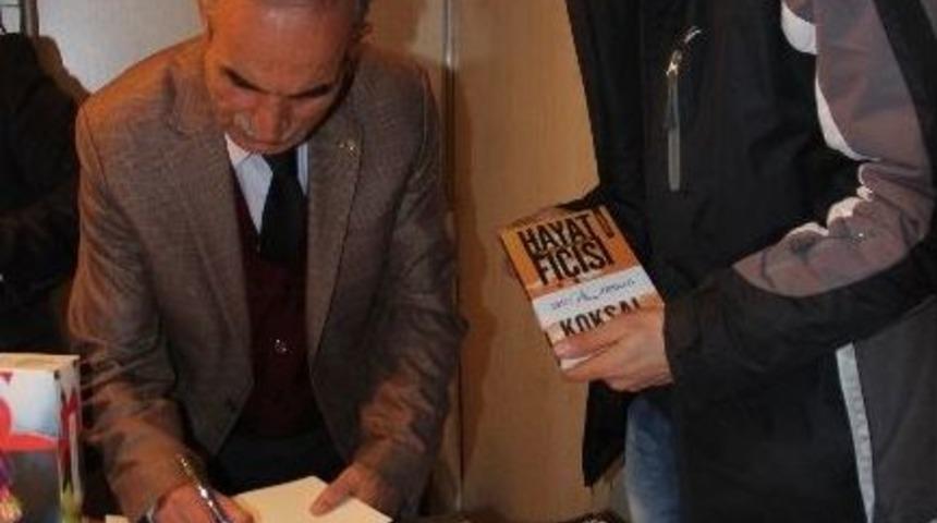 T&uuml;rkiye Gazetesi Yazarlarından Hikmet K&ouml;ksal, İmza G&uuml;n&uuml;nde