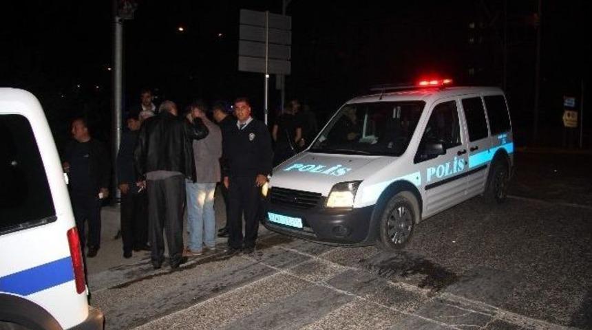 Dereye U&ccedil;an Otomobildeki Yolcular Kazayı Yara Almadan Atlattı