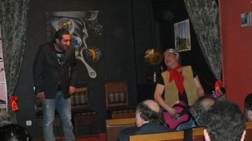 Medya Sanat Evi Perdelerini A&ccedil;tı