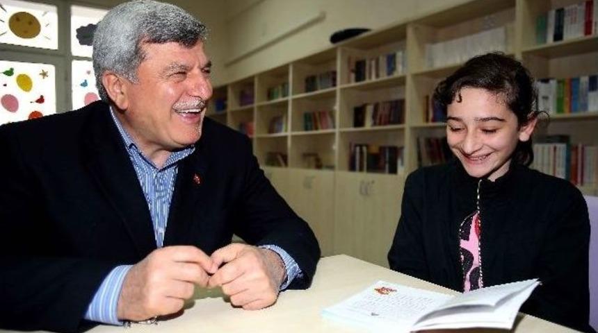 Başkan Karaosmanoğlu: &ldquo;eğitime B&uuml;y&uuml;k &Ouml;nem Veriyoruz&rdquo;