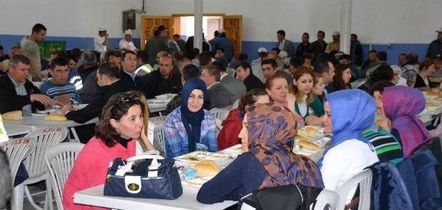 Başkan Özkan’dan Çalışanlara Yemek Sözü