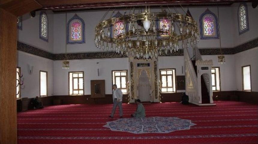 Elazığ&rsquo;daki Yeni Camii 2 Yıl Aradan Sonra İbadete A&ccedil;ıldı