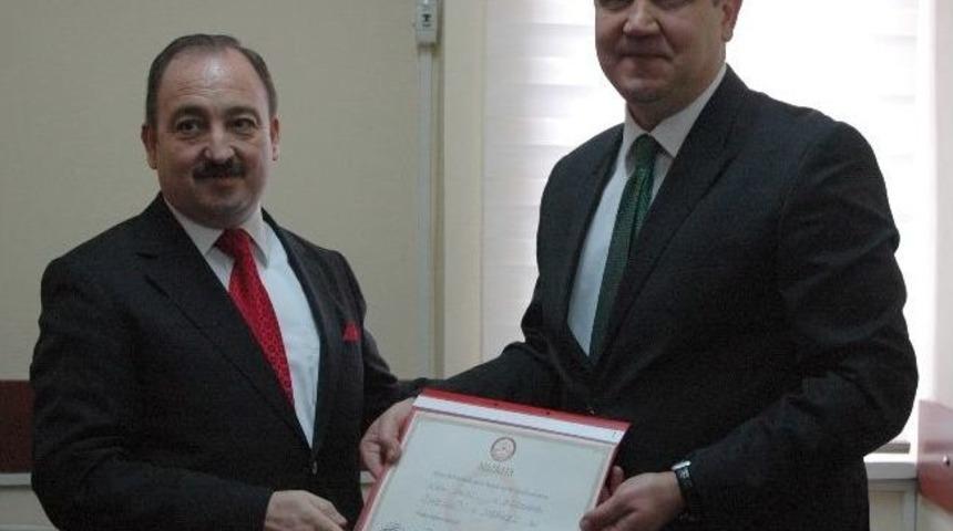 Başkan Aksu Mazbatasını Aldı