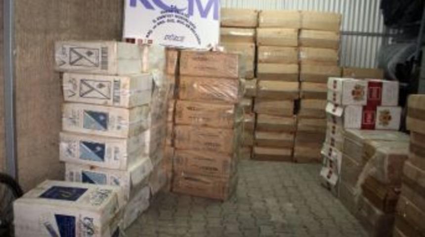 D&uuml;zce'de G&uuml;mr&uuml;k Ka&ccedil;ağı 26 Bin 950 Paket Sigara Ele Ge&ccedil;irildi