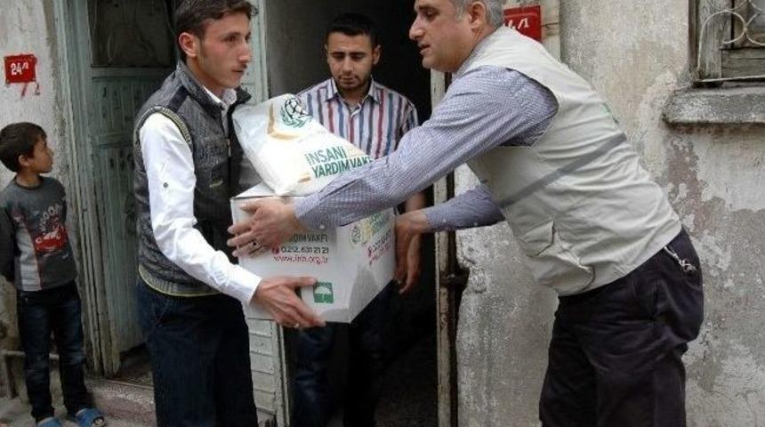 Yader Ve İhh G&ouml;n&uuml;ll&uuml;lerinden, Suriyeli Ailelere Yardım