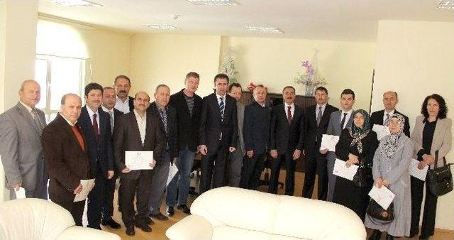 Başkan D&uuml;ndar, Mazbatasını Aldı 1