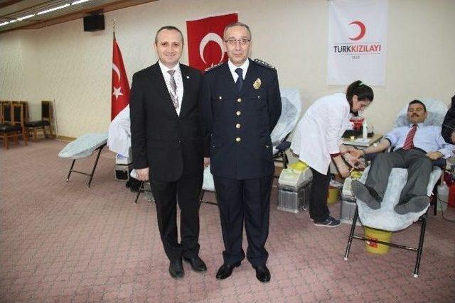 Samsun Polisinden Kan Bağışı 1
