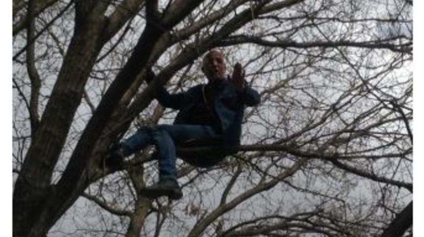 Meclis Girişinde İntihar Girişimi