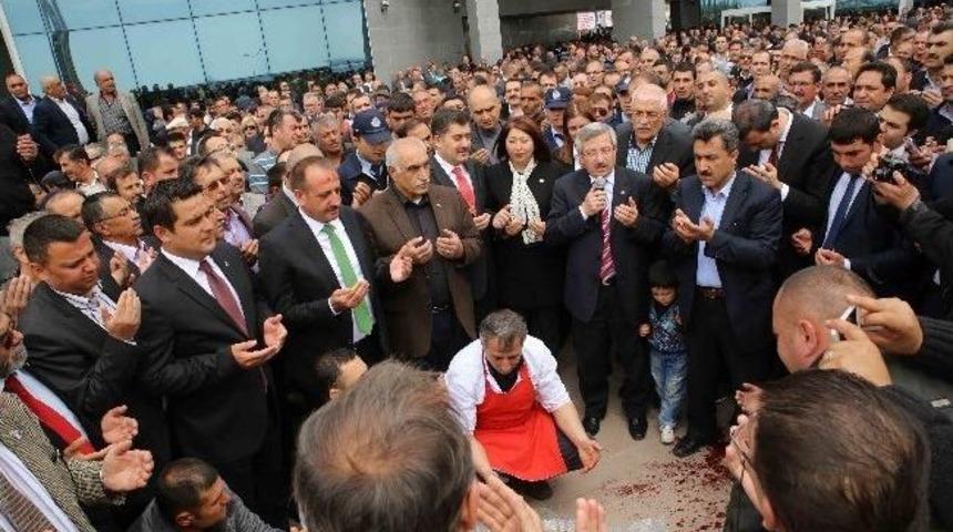 G&ouml;lbaşı Belediye Başkanı Duruay'a Sevgi Seli