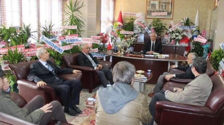 Başkan G&uuml;ler Tebrikleri Kabul Ediyor