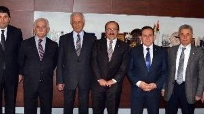 Trabzon Ticaret Ve Sanayi Odası&rsquo;nda Başkan G&uuml;mr&uuml;k&ccedil;&uuml;oğlu&rsquo;na Ziyaret