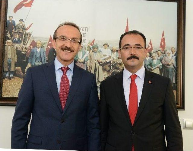 Vali Seddar Yavuz, Başkan Cahan'ı Ziyaret Etti
