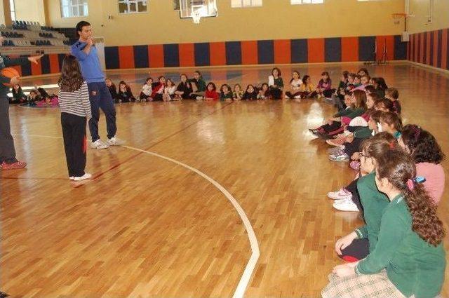 Yozgat Özel Ergin Koleji 65 Öğrencisi 12 Dev Adam Basketbol Okuluna Katıldı