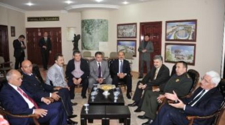 Vali Koca&rsquo;dan Başkan &Ccedil;alışkan&rsquo;a Hayırlı Olsun Ziyareti