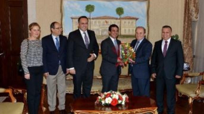 Bagev Y&ouml;netimi Vali &Ouml;zt&uuml;rk&rsquo;e &Ccedil;alışmaları İle İlgili Bilgi Verdi