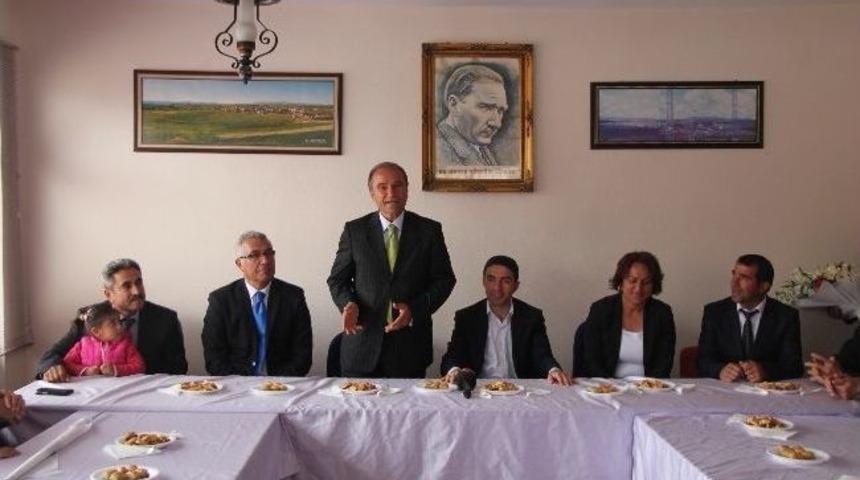 Kızıldaş, Mazbatasını Alarak G&ouml;reve Başladı