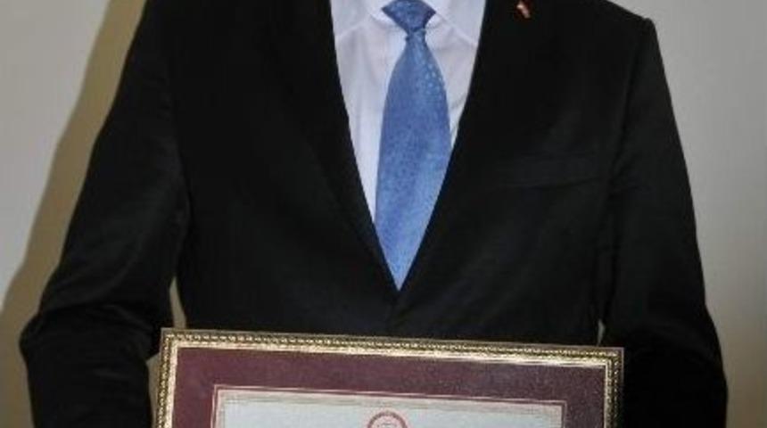 Yunusemre Belediye Başkanı &Ccedil;er&ccedil;i Mazbatasını Aldı