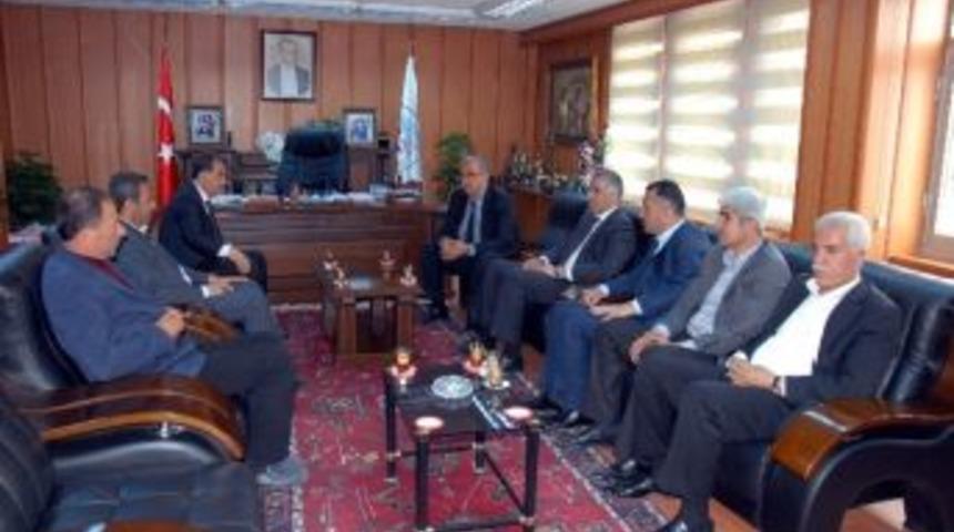 Chp Heyetinden, Ak Partili Belediye Başkanına &lsquo;hayırlı Olsun&rsquo; Ziyareti