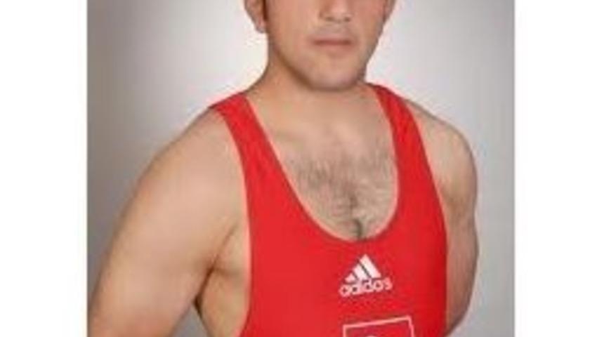 Yunus &Ouml;zel Avrupa &Uuml;&ccedil;&uuml;nc&uuml;s&uuml; Oldu