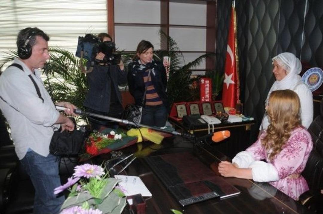 Cizre Belediye Başkanı Leyla İmret Mazbatasını Aldı