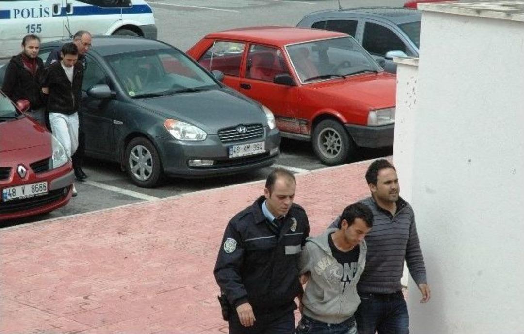 &Ouml;nce Villa Kiraladılar Sonra Soydular