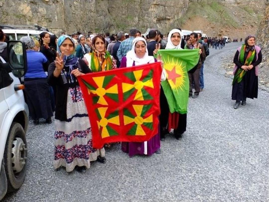 İzinsiz G&ouml;steriye M&uuml;dahale: 4 Yaralı