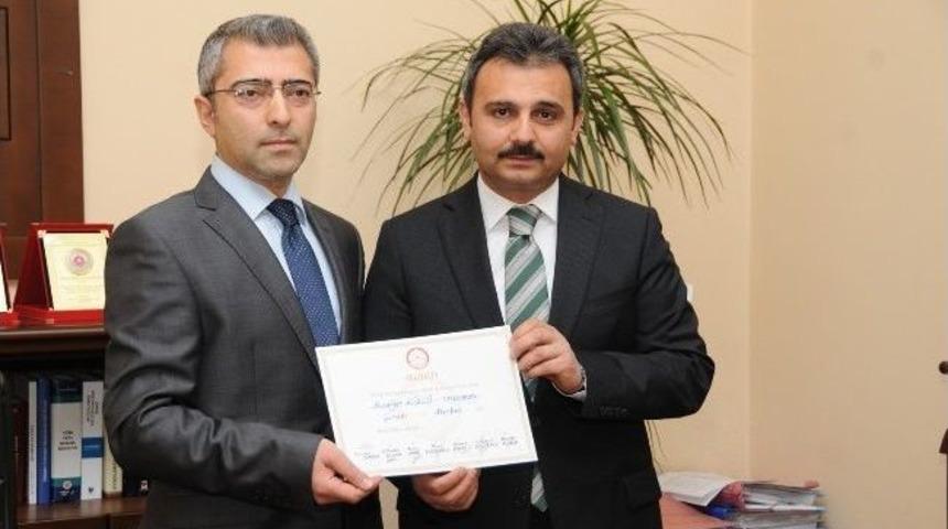 Başkan K&uuml;lc&uuml;, Mazbatasını Aldı