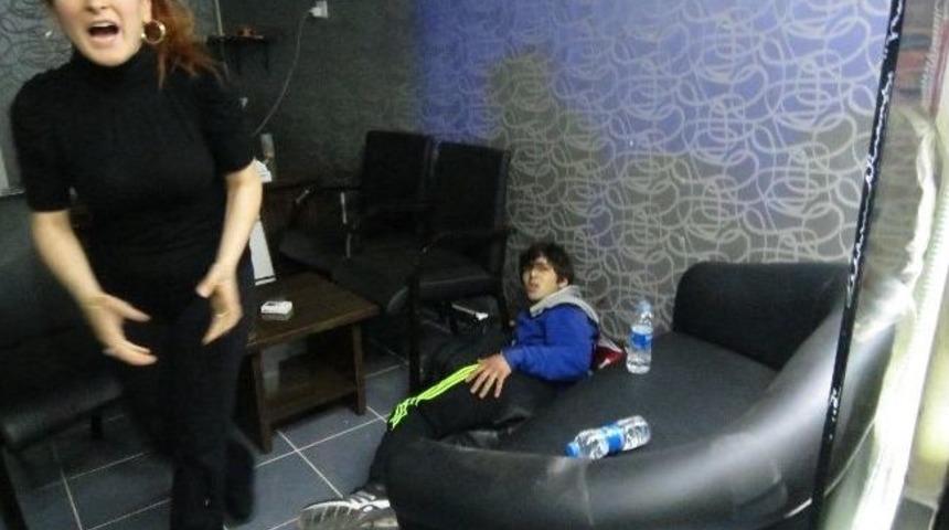 Ara&ccedil; Kiralama İşyerine Silahlı Baskın: 2 Yaralı