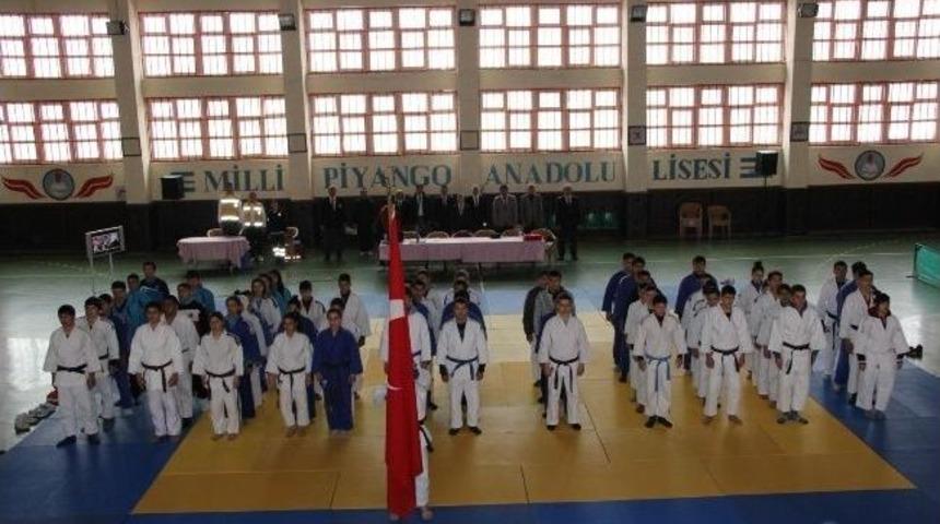 Judocular Erzincan&rsquo;da Mindere &Ccedil;ıktı