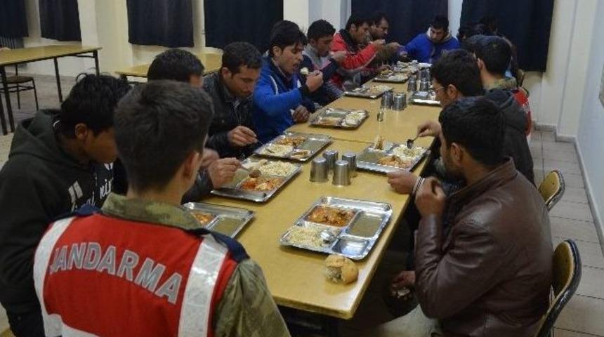 Hakkari&rsquo;de 25 Yabancı Uyruklu Şahıs Yakalandı