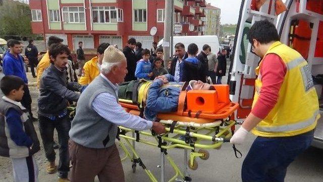 &Ccedil;orlu da Trafik Kazası: 2 Yaralı 1