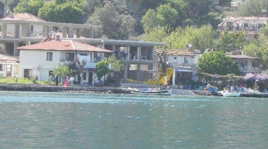 Marmaris&rsquo;te &Ccedil;evreciler Ka&ccedil;ak Yapılara Savaş A&ccedil;tı