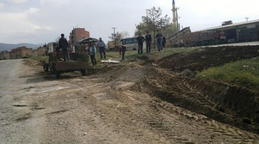 Hisarcık&rsquo;ta Tehlike Arz Eden Yol Trafiğe Kapatıldı