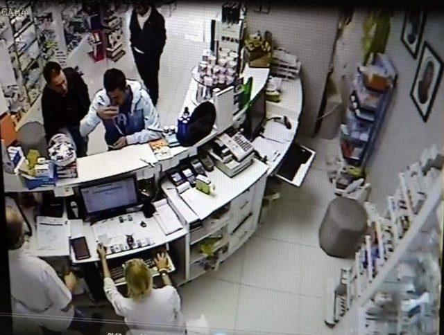 (&ouml;zel Haber) Hırsızlar Eczaneden Viagra &Ccedil;aldı 2