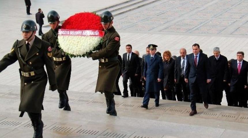 &Ccedil;ankaya Belediye Başkanı Taşdelen Anıtkabir&rsquo;de
