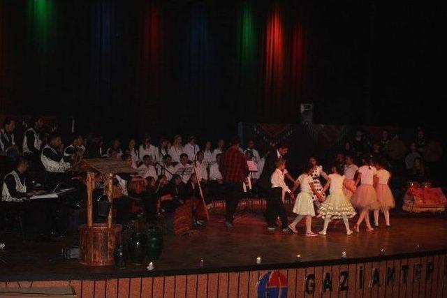 &lsquo;doğumdan &Ouml;l&uuml;me Ezgiler&rsquo; Adı Altında Konser D&uuml;zenlendi 1