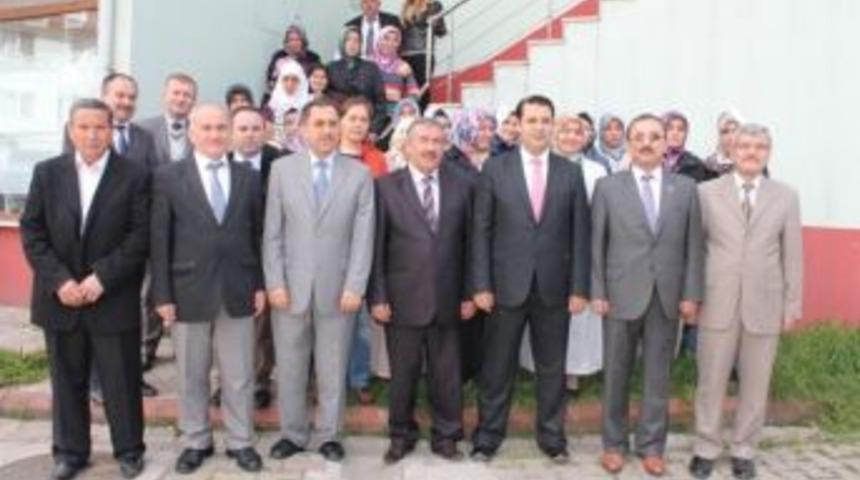 Abdipaşalı Kadın &Ccedil;ift&ccedil;ilere Arıcılık Kursu