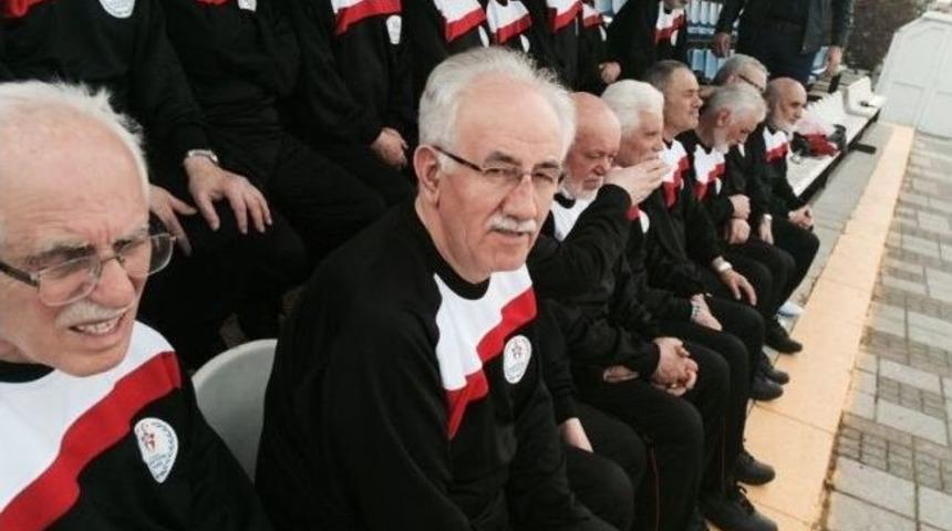 İstanbul&rsquo;da Yaşlılar Spora Teşvik Ediliyor