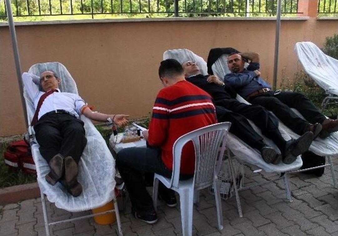 Mersin Polisinden Kan Bağışı