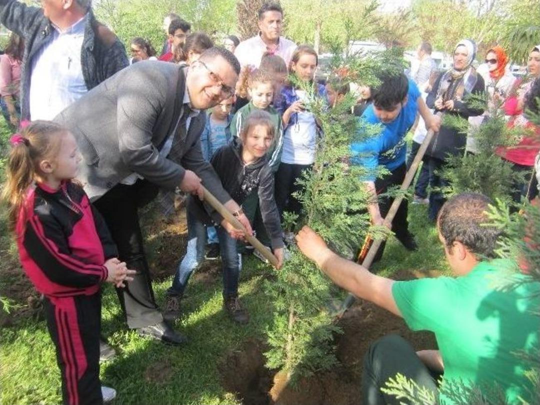 &Ouml;zdilek&rsquo;ten &Ccedil;evreye Destek