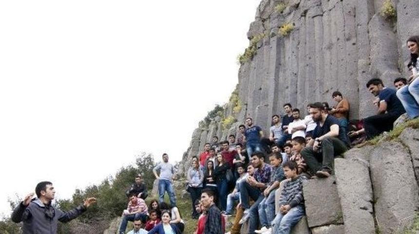 Kula Jeoparkı Ziyaret&ccedil;ilerini Ağırlamaya Devam Ediyor