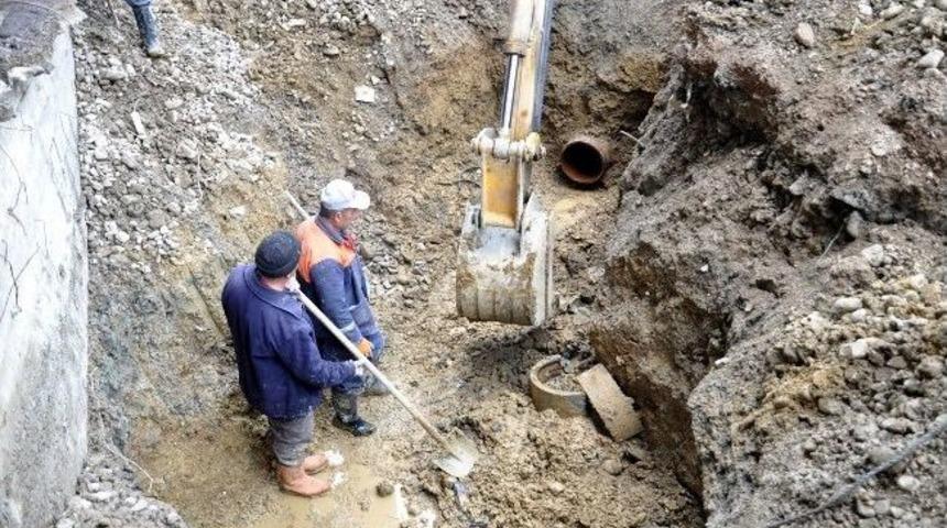 İzinsiz Kazı İl&ccedil;eyi Susuz Bıraktı