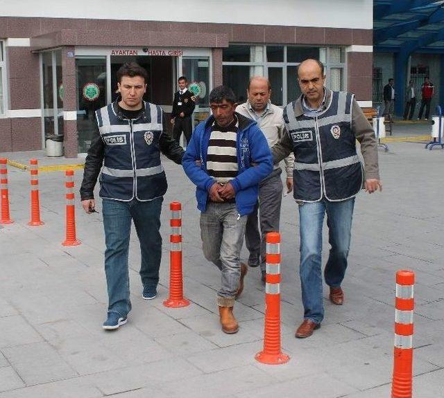 Sevgilisini Döverek Öldürmüş 1