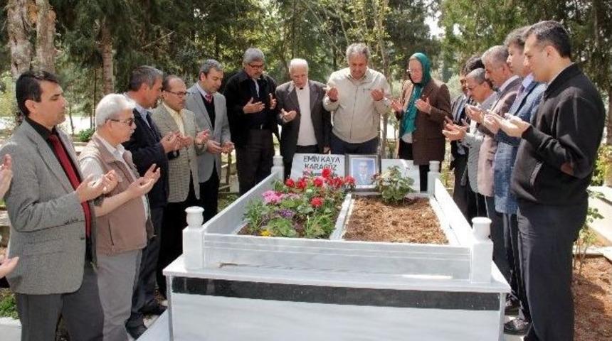 Merhum &Ouml;ğretmen Emin Karag&ouml;z Mezarı Başında Anıldı